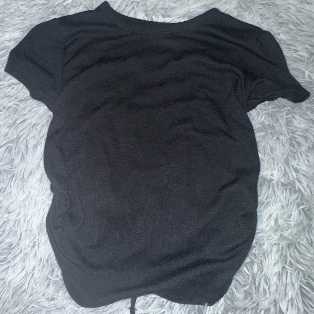 Old Navy Scrunch Back Tee 🖤